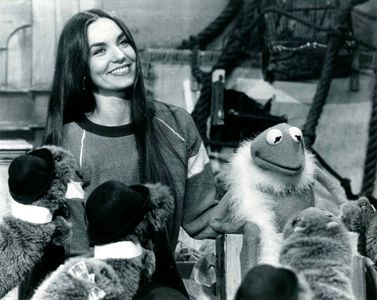 Crystal Gayle in The Muppet Show (1976)