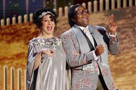Maya Rudolph and Kenan Thompson at an event for 2021 Golden Globe Awards (2021)