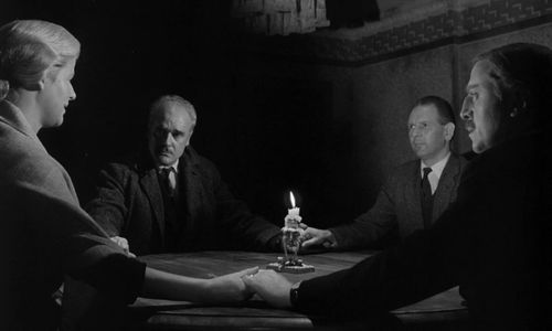 Richard Attenborough, Patrick Magee, Gerald Sim, and Kim Stanley in Seance on a Wet Afternoon (1964)