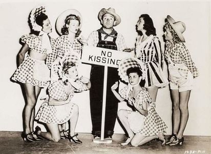 Roy Acuff, Dorothy Adams, Lorna Gray, Patricia Knox, and Mary Zavian in O, My Darling Clementine (1943)