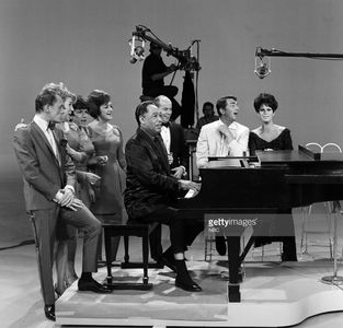 Dean Martin, Maxene Andrews, Tim Conway, Duke Ellington, Frank Gorshin, Lainie Kazan, and The Andrews Sisters in The Dea