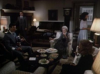 Ben Gazzara, Gena Rowlands, and Sylvia Sidney in An Early Frost (1985)