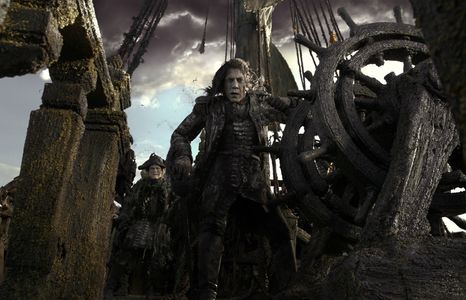 Javier Bardem and Nico Cortez in Pirates of the Caribbean: Dead Men Tell No Tales (2017)