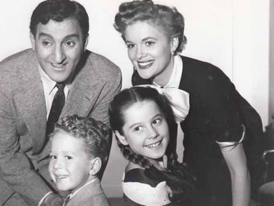 Jean Hagen, Rusty Hamer, Sherry Jackson, and Danny Thomas in The Danny Thomas Show (1953)