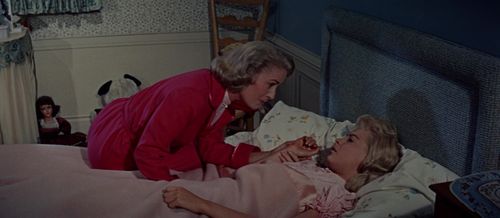 Sandra Dee and Mary LaRoche in Gidget (1959)