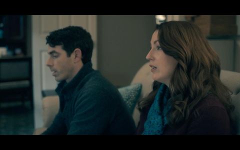 Arianne Martin and David Shae in THE HAUNTING OF HILL HOUSE