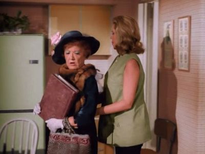 Elizabeth Montgomery and Marion Lorne in Bewitched (1964)