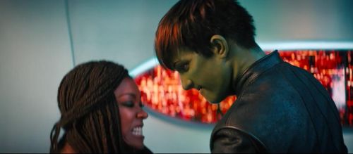 Sonequa Martin-Green and Ian Lake in Star Trek: Discovery (2017)