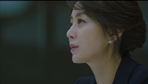 Song Yun-ah in The K2 (2016)