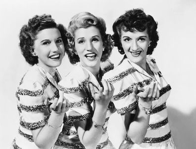 Laverne Andrews, Maxene Andrews, and Patty Andrews in Give Out, Sisters (1942)