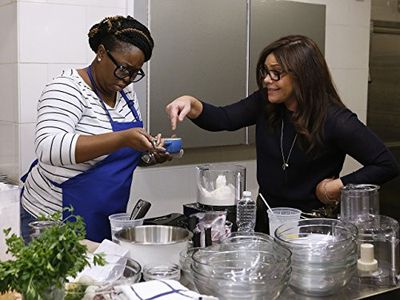 Rachael Ray and Ann Odogwu in Worst Cooks in America (2010)