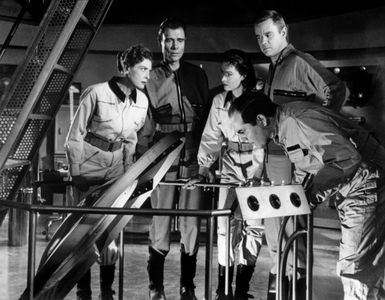 Richard Benedict, Ann Doran, Shirley Patterson, Kim Spalding, and Marshall Thompson in It! The Terror from Beyond Space 