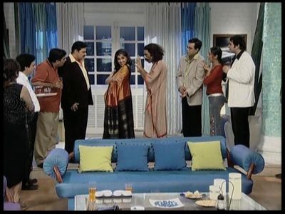 Makrand Deshpande, Ratna Pathak Shah, Satish Shah, Sumeet Raghavan, Rupali Ganguly, Arvind Vaidya, and Rajesh Kumar in S