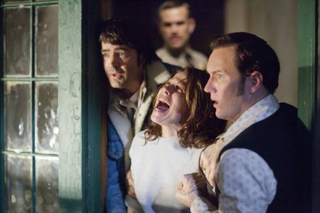 Lili Taylor, Ron Livingston, Patrick Wilson, and John Brotherton in The Conjuring (2013)