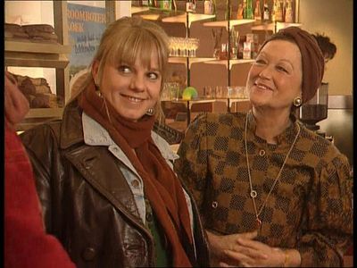 Marina de Graaf and Pim Lambeau in Vrouwenvleugel (1993)