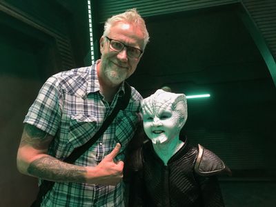 Makabe as Coja with Special Effects Make up Artist, Chris Nelson, on the set of The Orville