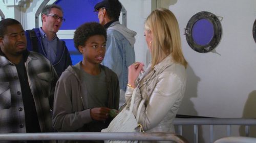 Beth Behrs and Ceyair J Wright in 2 Broke Girls (2011)