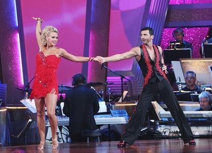 Driton 'Tony' Dovolani and Kate Gosselin in Dancing with the Stars (2005)