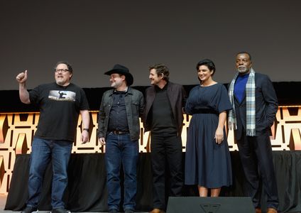 Carl Weathers, Pedro Pascal, Jon Favreau, Dave Filoni, and Gina Carano at an event for The Mandalorian (2019)