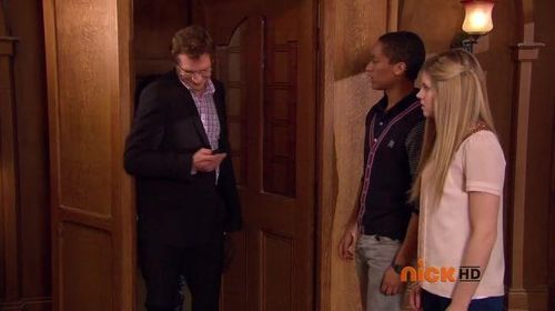 Ana Mulvoy Ten and Alex Sawyer in House of Anubis (2011)