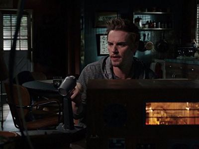 Riley Smith in Frequency (2016)