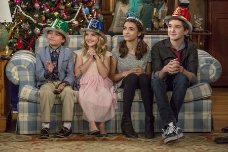 Mckenna Grace, Michael Campion, Elias Harger, and Soni Bringas in Fuller House (2016)