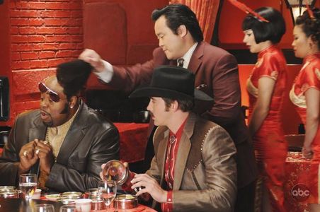 Anna Friel, Andrea Lui, Chi McBride, Lee Pace, and Blake Kushi in Pushing Daisies (2007)