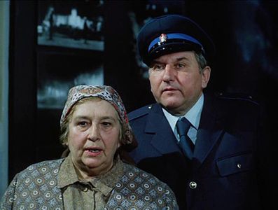 Vlastimil Bedrna and Stella Zázvorková in The Great Movie Robbery (1986)
