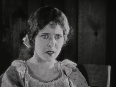 Priscilla Bonner in 3 Bad Men (1926)