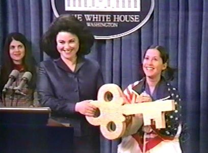 Delta Burke, Kimberly McCullough, and Lea Moreno in DAG (2000)