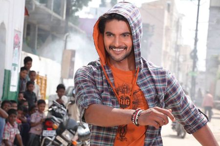 Aadi in Garam (2016)