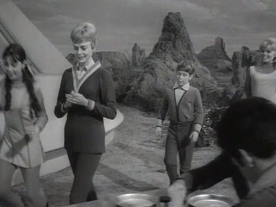 June Lockhart, Angela Cartwright, Mark Goddard, Marta Kristen, and Bill Mumy in Lost in Space (1965)