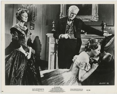 Ray Milland, Heather Angel, Hazel Court, and Alan Napier in The Premature Burial (1962)