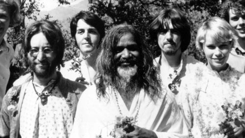 Mia Farrow, Paul McCartney, John Lennon, George Harrison, Maharishi Mahesh Yogi, and The Beatles in How the Beatles Chan