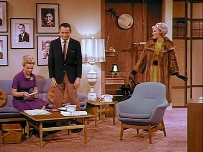 Joey Bishop, Carol Byron, and Abby Dalton in The Joey Bishop Show (1961)