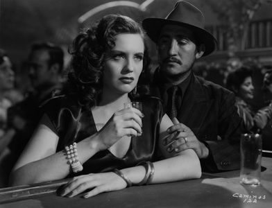 Rodolfo Acosta and Rosario Granados in Entre tu amor y el cielo (1950)