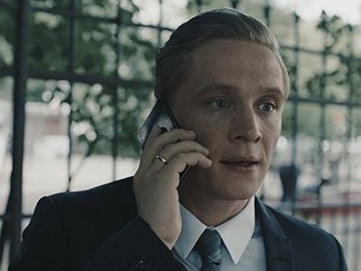 Matthias Schweighöfer in You Are Wanted (2017)