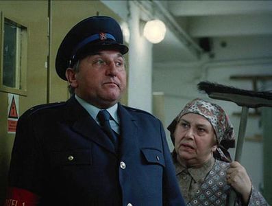 Vlastimil Bedrna and Stella Zázvorková in The Great Movie Robbery (1986)