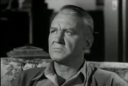 Tom Tully in The Turning Point (1952)