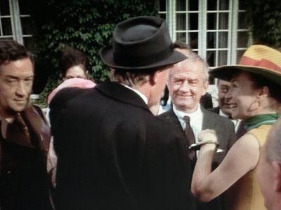 Shirley MacLaine, Norman Bird, Cyril Cusack, and John Gregson in Shirley's World (1971)