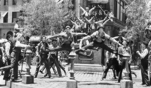 Christian Bale, Marty Belafsky, Max Casella, Luke Edwards, Arvie Lowe Jr., and David Moscow in Newsies (1992)