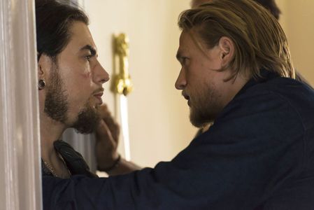 Dave Navarro and Charlie Hunnam in Sons of Anarchy (2008)