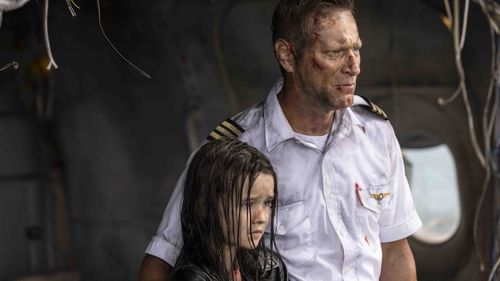 Aaron Eckhart and Molly Belle Wright in Deep Water
