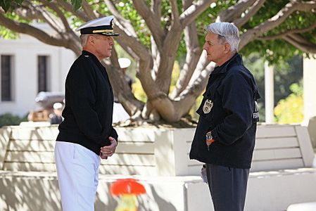 Bruce Boxleitner and Mark Harmon in NCIS (2003)