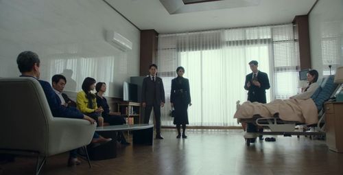 Pang Eun-jin, Yoo Jung-ho, Son Ye-jin, Yun Ji-min, Hwang Woo-seul-hye, Choi Dae-hoon, and Park Hyoung-soo in Crash Landi