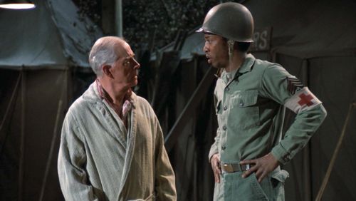 Harry Morgan and Wesley Thompson in M*A*S*H (1972)