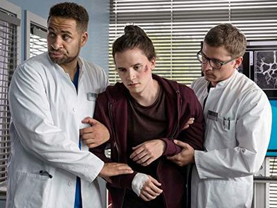 Mike Adler, Stefan Ruppe, and Tilman Pörzgen in In aller Freundschaft - Die jungen Ärzte: Blickwinkel (2020)