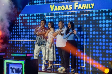 Victoria Unlayao, Yasmine E. Vargas, Alfred Vargas, and PM Vargas in Family Feud Philippines (2022)
