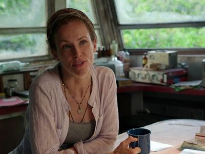 Leslie Hope in The River (2012)