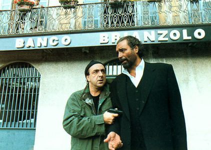 Diego Abatantuono and Silvio Orlando in Children of Hannibal (1998)